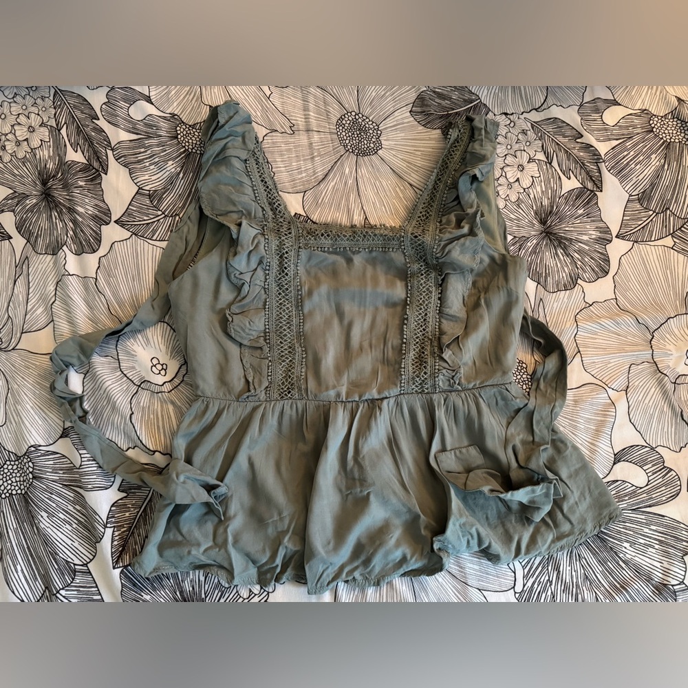 Jun & Ivy Green Sage Blouse